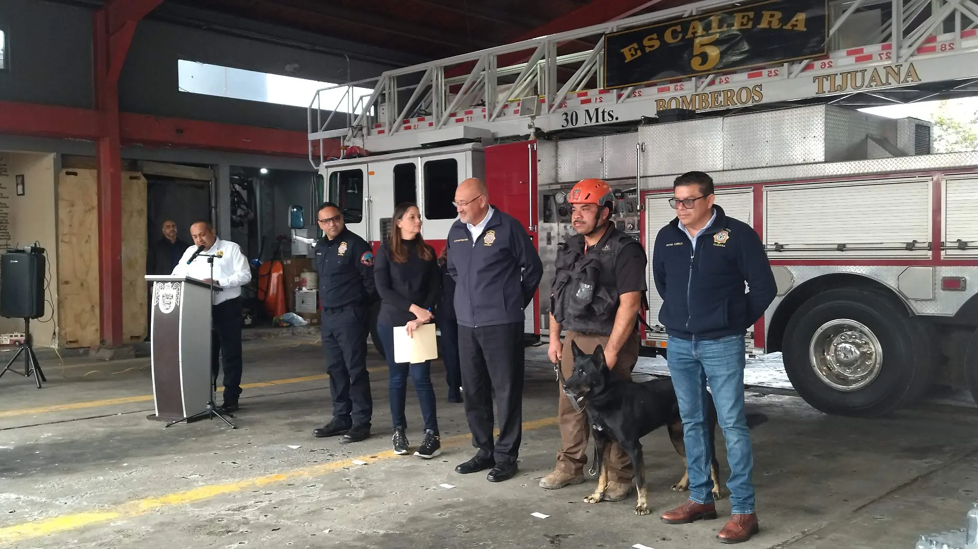 Entrega-de-equipo-Bomberos